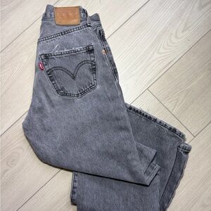 VINTAGE LEVIS JEANS